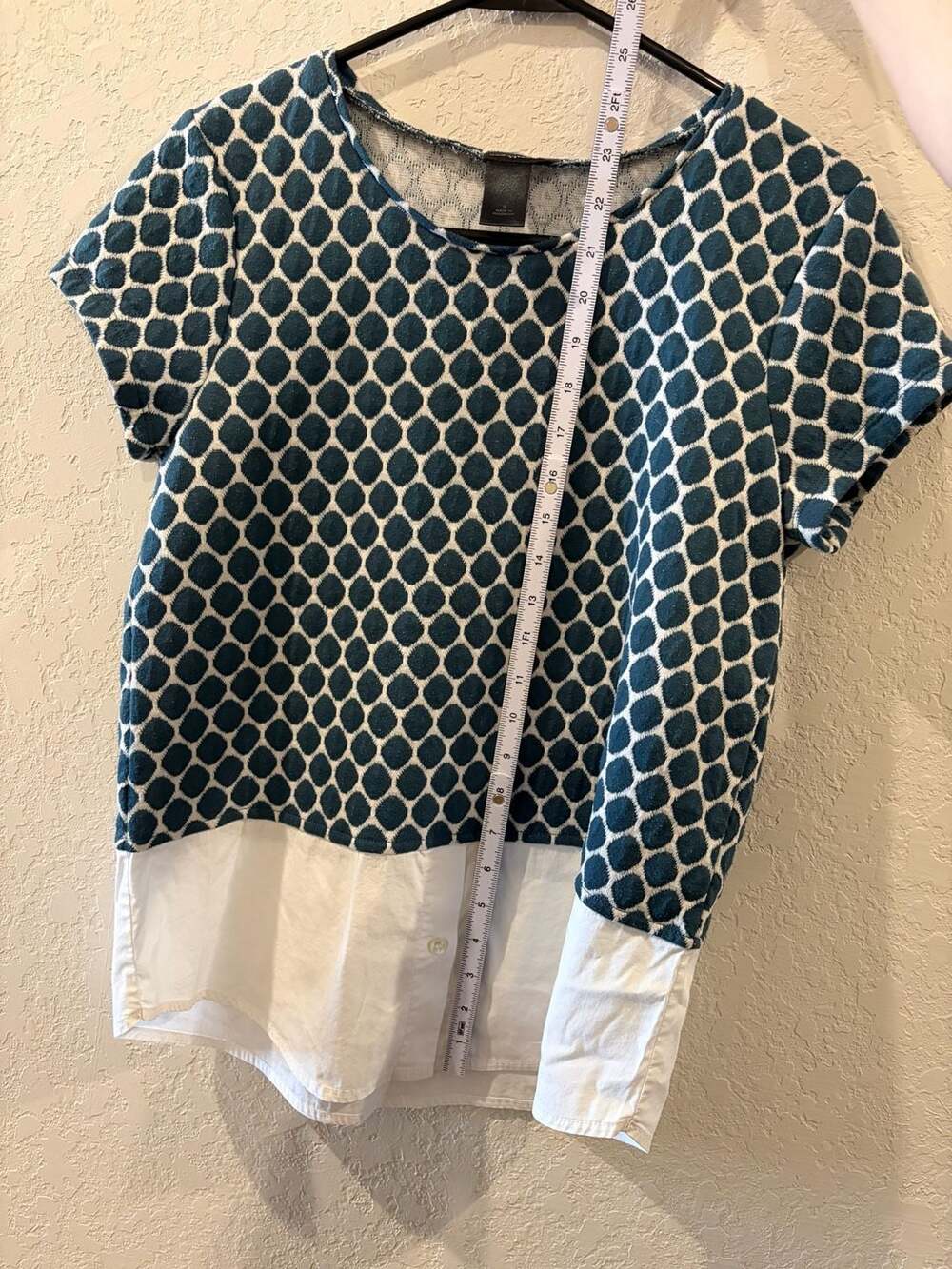 Ann Taylor Short Sleeve Layered Top with Geometric Pattern and Shirttail Hem - Picture 6 of 7